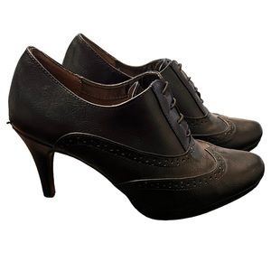 Lifestride Velocity Flex Witchy Oxford Heels